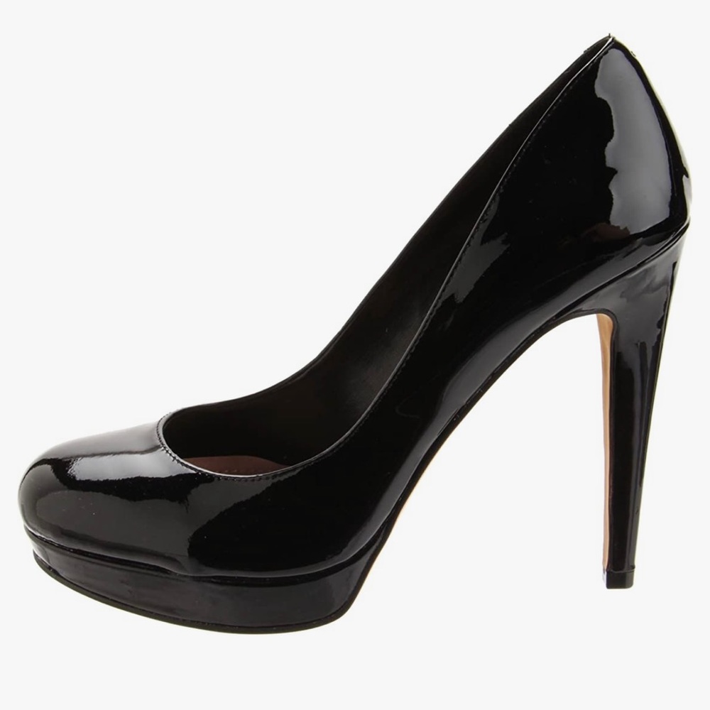 Vince Camuto Sakira pump - size 8 EUC - gorgeous black patent heels